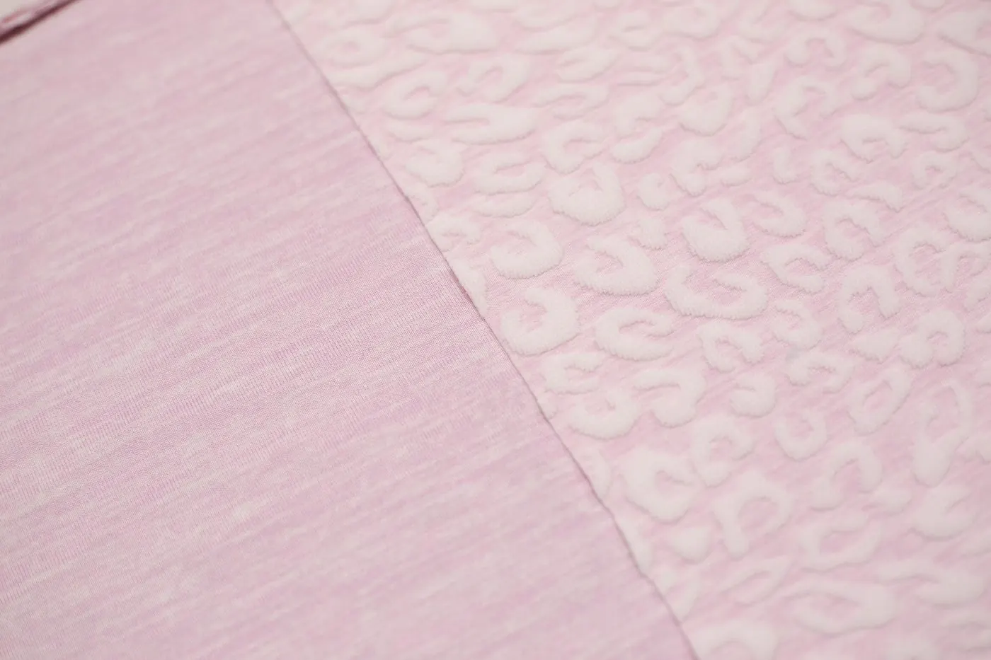 Malha jacquard com padronagem em relevo produzida em tear Wellrich